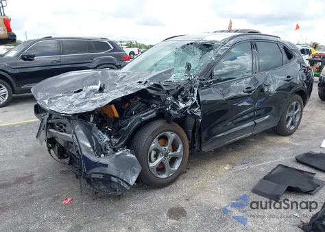 2024 Ford Escape St-Line Select z USA, uszkodzony, nr VIN 1FMCU9NZ9RUA44514